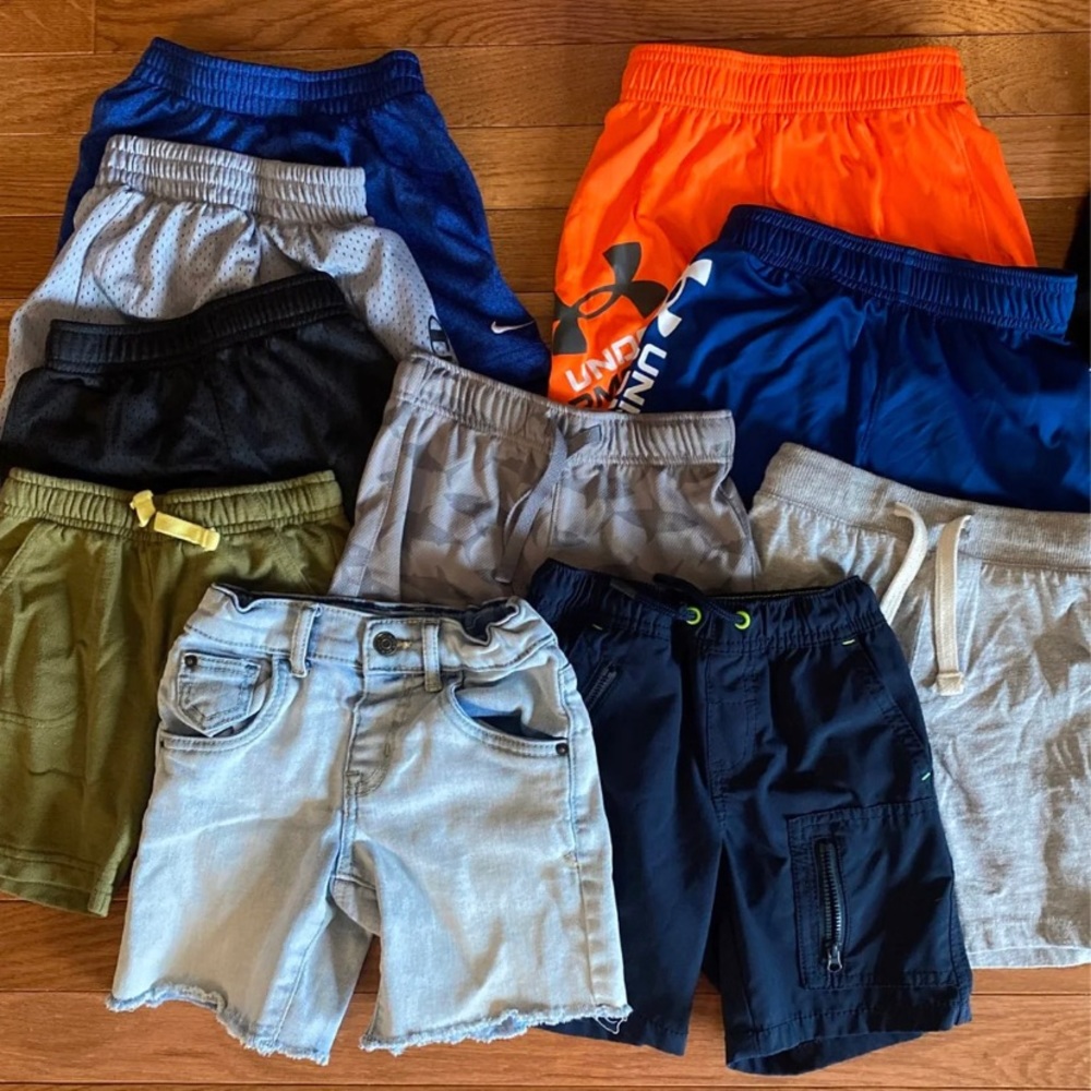 Boy 4T shorts lot of 15